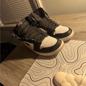 Nike Men's Black and White Sneakers